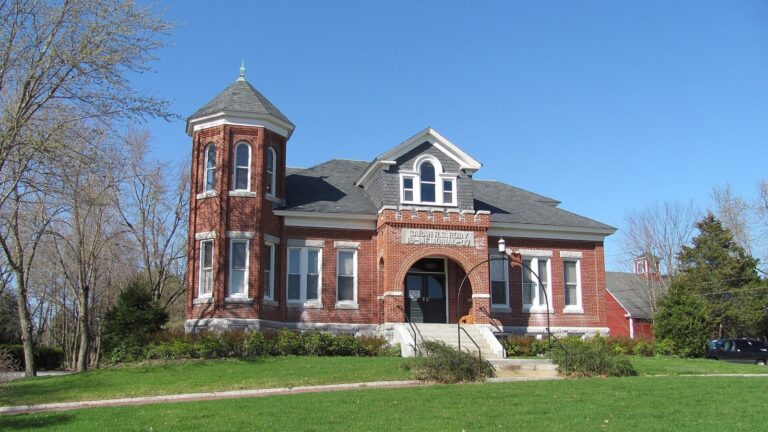 Dunstable Town Hall building for public works HVAC replacement project by Green Flow Solution.