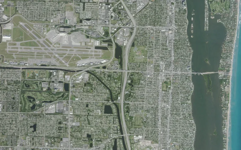 Aerial view centered on Cloud Lake, Florida