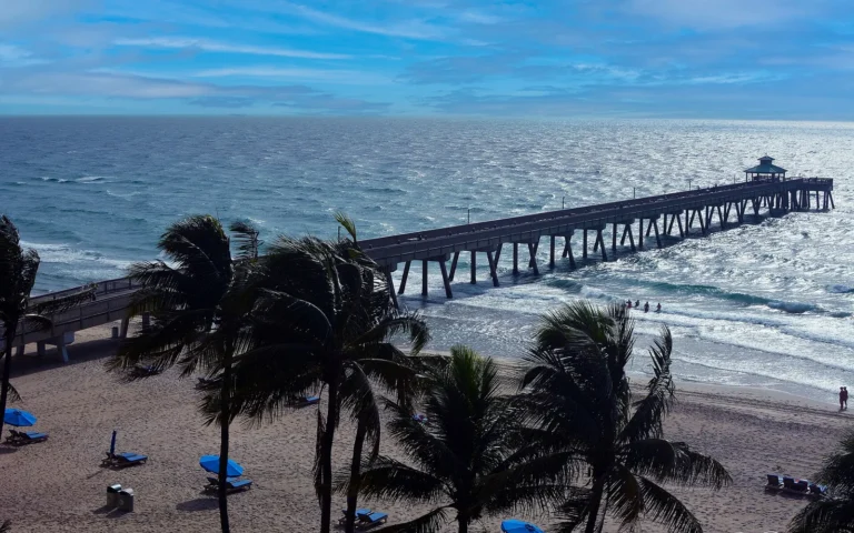 Deerfield Beach, Florida community view