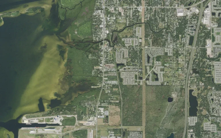 Aerial view centered on Gibsonton, Florida