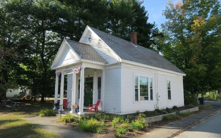 Holland, Massachusetts community view