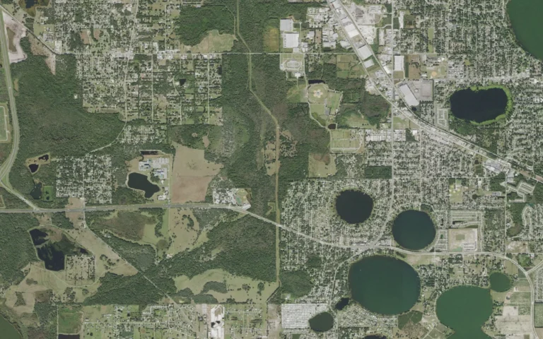 Aerial view centered on Jan Phyl Village, Florida
