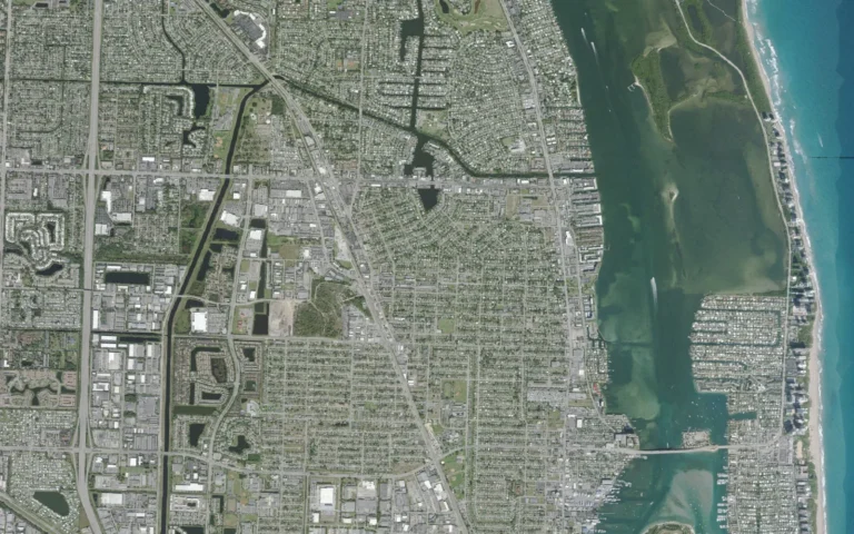 Aerial view centered on Lake Park, Florida