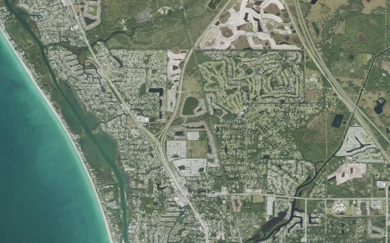 Aerial view centered on Laurel, Florida