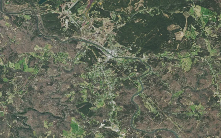 Aerial view centered on McCaysville, Georgia
