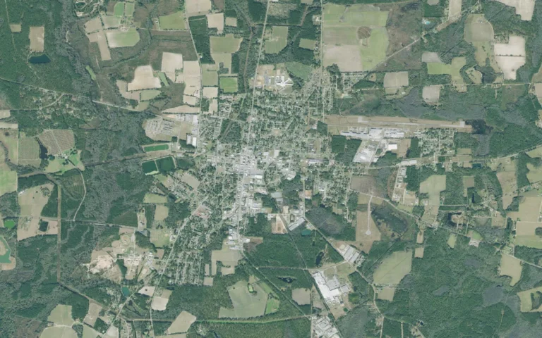 Aerial view centered on Nashville, Georgia