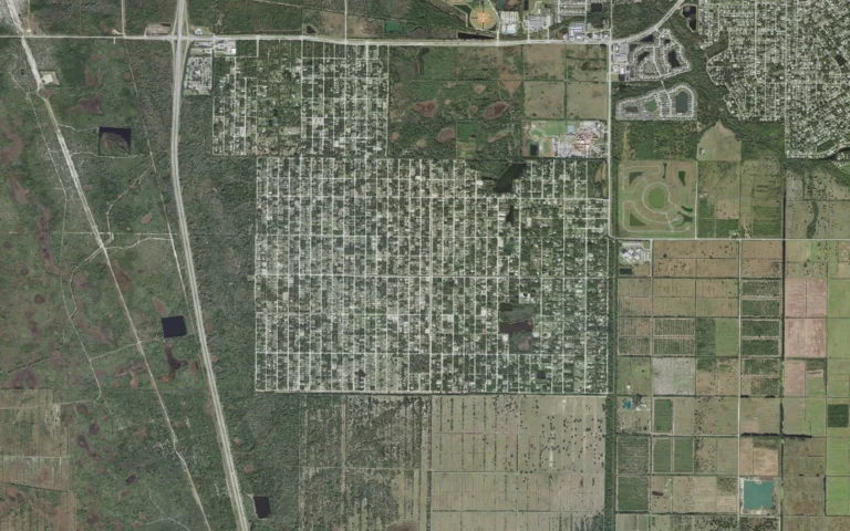 Aerial view centered on Vero Lake Estates, Florida
