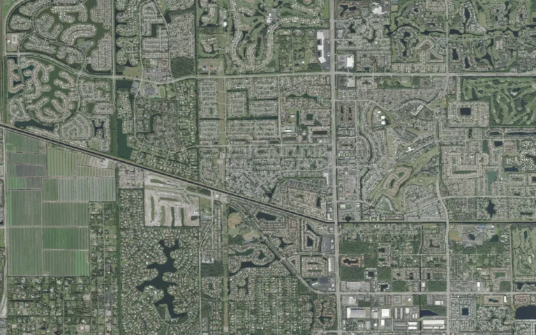 Aerial view centered on Watergate, Florida