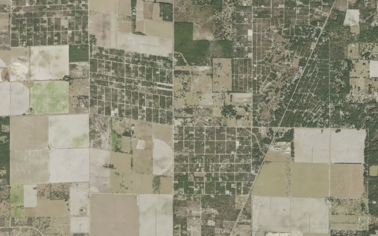 Aerial view centered on Williston Highlands, Florida